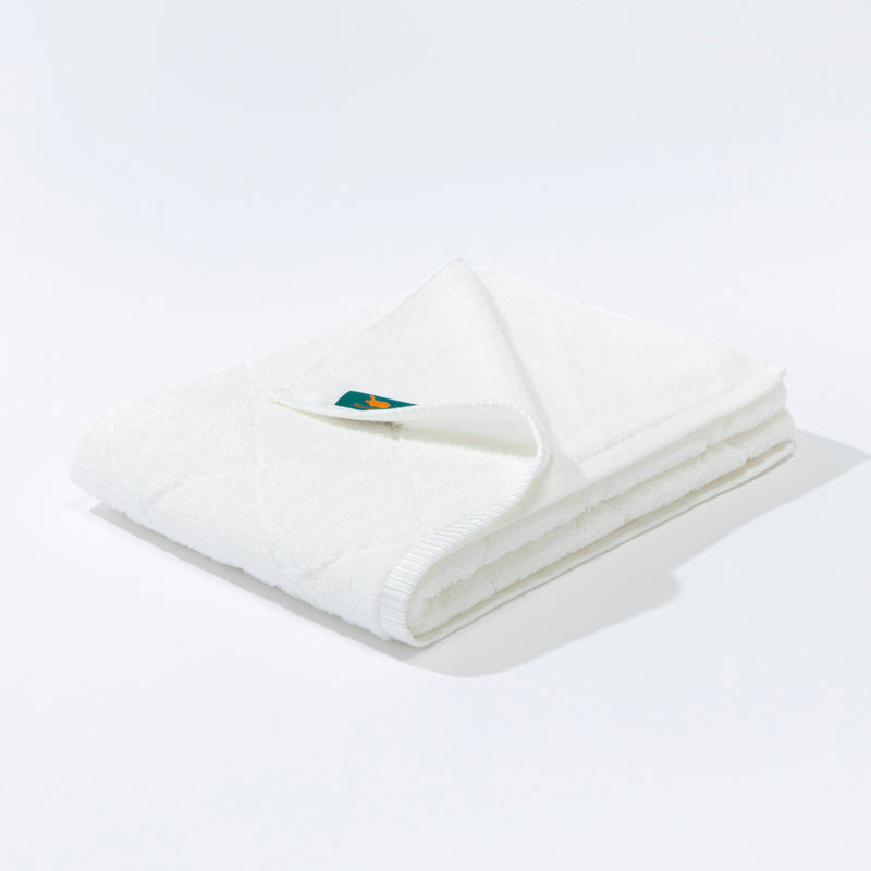ギフトオプション価格：ギザエクストラ＆バンブー バスタオル – DAISY WHITE（＋¥2,200）